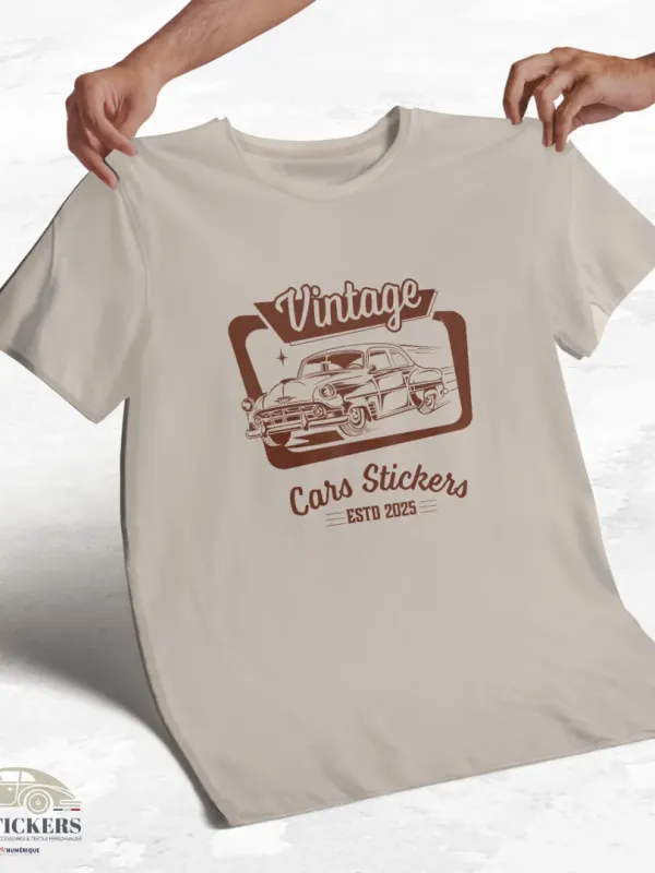 T-shirt beige à col rond - Vintage Cars Stickers Bordeaux